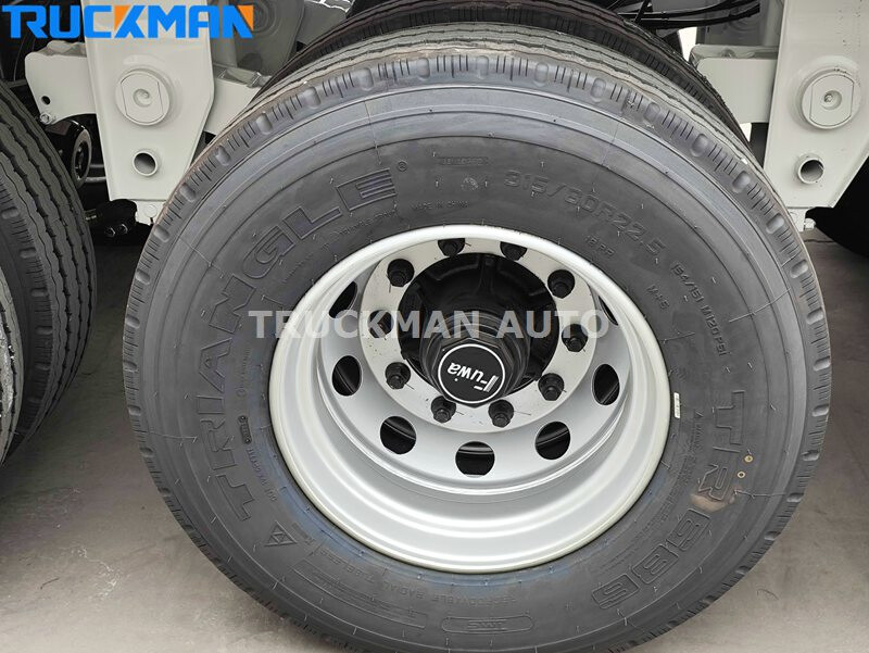 3 Axle 40000 Liters Fuel Tank Semi Trailer Tires