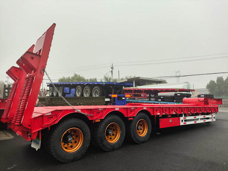 low bed trailer rear oblique direction
