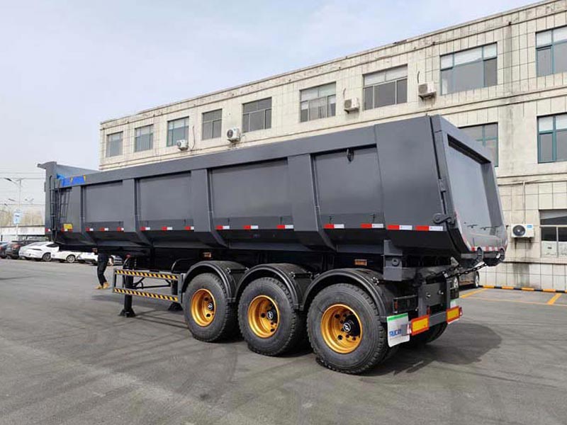 TRIANGLE-tires-and-JOST-landing-legs-for-3-axle-80-ton-U-shaped-dump-semi-trailer